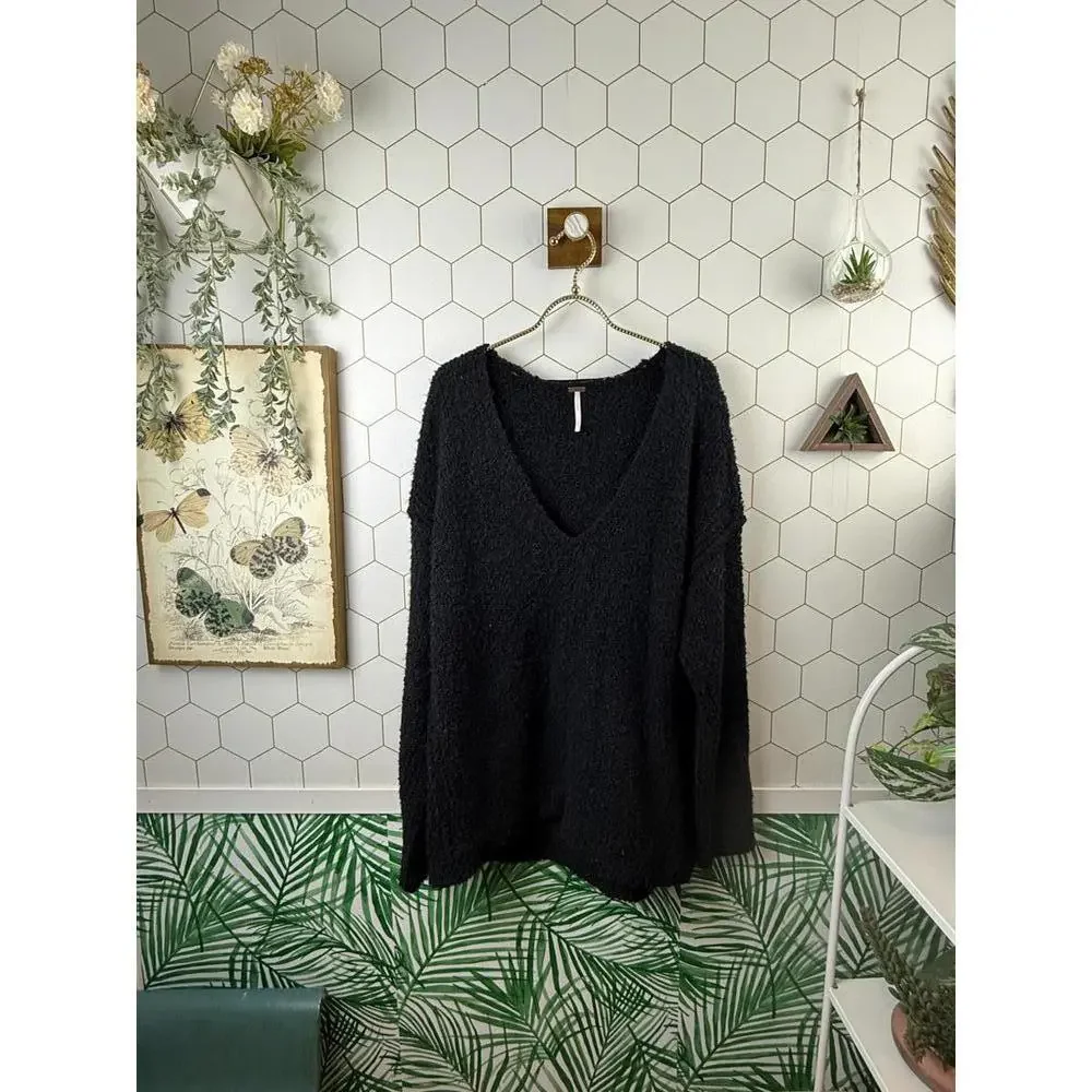 Free People Black Lofty Oversized Bouclé-Knit Soft Sweater - Size - Small